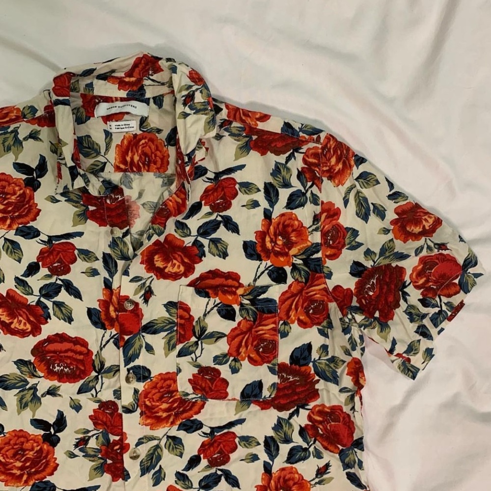 Men’s UO floral shirt